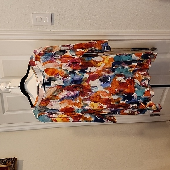 Avenue Tops - NWT Avenue Multicolor Top. Size 14/16